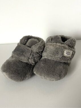 UGG “Bixbee” Plush Infant Slip-On Booties